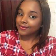 Psicóloga clínica imparte clases sobre temas relacionados con psicología