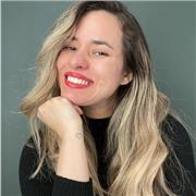 7 años de experiencia en Montessori y Educap. Certificada por Australian Internacional TESOL. Licenciada en Lengua Inglesa