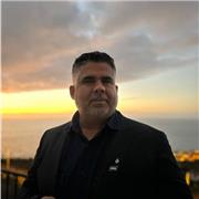 Profesor de materias científicas y tecnología. Puedo ayudarte con materias como matemática, física y química