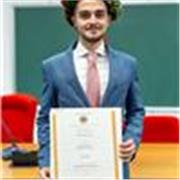 Laureato in Ingegneria Gestionale impartisce lezioni di ripetizione di Matematica e Fisica per studenti del Liceo