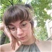Profesora de inglés y dibujo/pintura con más de 3 años de experiencia. Graduada en Educación Infantil.