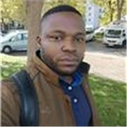 Etudiant donnant des cours de maths à domicile niveau collège