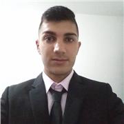 Profesor trabaja desde casa con o sin experiencia