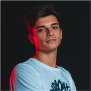3D Artist Freelance specializzato in modellazione. Impariamo insieme software adatti alla produzione come Maya 3D, Zbrush, Painter