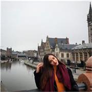 Insegnante di ripetizioni di inglese, livello C1/C2, con esperienza pregressa. Ottima pronuncia. Diploma di liceo linguistico, attualmente studentessa specializzanda