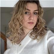 Englisch-Tutorin, die Kinder aller Altersgruppen unterrichten kann