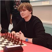 Maitre et entraineur diplômé ( 2300 elo ) propose cours tout niveau