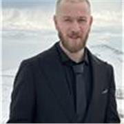 More than 1 year experience in english teaching and class management 