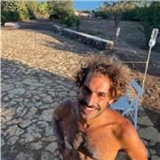 Dottorando in Storia contemporanea, laureato in lettere classiche e scienze storiche impartisce lezioni di latino, greco, storia,