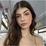 me defino como
una persona amable, con actitud optimista y a la que le apasionan los niños 