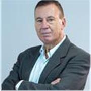 Profesor de economía y finanzas con amplia experiencia profesional y docente