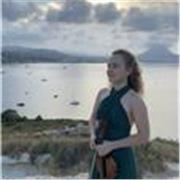 Soy Sara Valencia, violinista internacional. Imparto clases para todas las edades y niveles.  De forma presencial y online. 