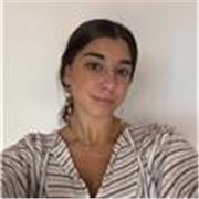 Profesora que imparte clases de repaso a niños hasta 16 años