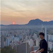 Soy estudiante de 2 de bachillerato y puedo dar clases a niños o adolescentes de la ESO o primaria