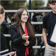 Étudiante en école d’ingénieurs donne des cours de maths, physique-chimie, anglais à des collégiens et lycéens