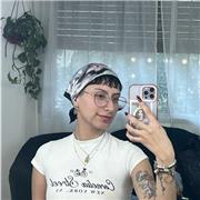 Profesora de literatura universal imparto clases a adolescentes y adultos