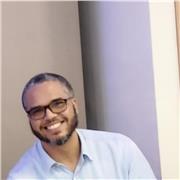 Profesor de inglés con 8 años de experiencia en el ámbito universitario.