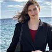 Profesora de idiomas (inglés, castellano e italiano) y de las asignaturas correspondientes a un Bachillerato de Artes