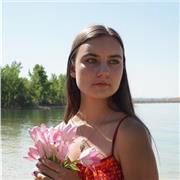 Native English speaker looking to tutor for English!