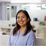 Profesora de español con especialización en adultos jóvenes y seniors