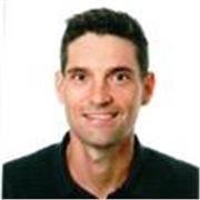Profesor que imparte clases de biología, geología, ingles, matemáticas, fisica, dibujo y música