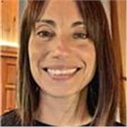 Doy Español e Inglés. Soy proactiva y dinámica. 