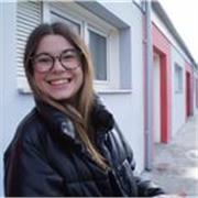 Nativa de español y catalán, y me apasiona enseñar.
Mi método de enseñanza es muy dinámico.