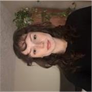 Soy una docente paciente y centrada en el estudiante, enfocada en crear un entorno de aprendizaje solidario y participativo.