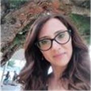 Laureata in lingue (inglese, francese,) impartisce lezioni per studenti di scuole medie e superiori. Anche per italiano, storia