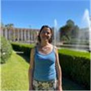 Tengo disponibilidad para impartir clases de inglés y francés. 