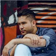 Maestro en música, guitarrista clásico cantante y compositor. Método garantizado