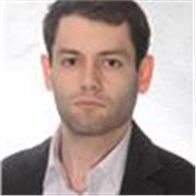 Docente di lingua e cultura cinese impartisce lezioni private a studenti e adulti