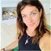 I’m Tanya, a London-based Yoga Therapist in Practice and yoga teacher, specialising in neurodiversity, women’s wellbeing.