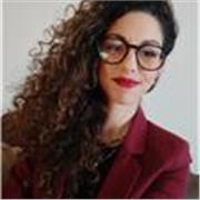 Diplomata C2 Inglese e C1 Francese offre lezioni in presenza e online anche in materie umanistiche