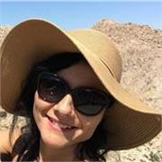 Profesora tutora que te guiará en la construcción de tu conocimiento de la física y las matemáticas.
