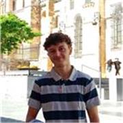 Estudiante del Grado en Educación da clases de matemáticas, inglés y lengua a estudiantes de 1º-6º de primaria