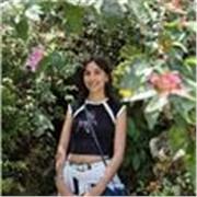 Profesora de Lengua Castellana y literatura cercana y con conocimientos sobre la teoría literaria y el cine.