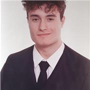 Alumno del grado en química imparte clases de Matemáticas, Química y Física