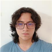 Estudiante universitario, con habilidades de comunicación y enseñanza de matemáticas básicas a niños