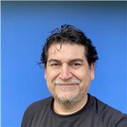 Profesor de Electrónica dicta clases de robótica y Arduino para niños