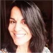 Técnico Superior en Diseño e Ilustración y en educación Infantil, con experiencia en el desarrollo educativo de niños y niñas.