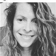 Psychologue clinicienne, spécialité enfant/ado,passionnée de culture anglo saxone. 
Londres 2ans, titulaire du CAE