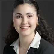 Juriste diplômée en Droit des Affaires - diplômée d'un baccalauréat littéraire spécialité littérature anglaise