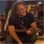 Professor Licenciado em Música com pós em Musicoterapia