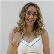 Soy Microbióloga y actualmente trabajo en una empresa biotecnológica. Imparto clases de la rama de ciencias a todos los niveles