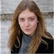Sono laureata in Psicologia e ho una solida conoscenza della lingua inglese (livello C1 certificato IELTS), maturata anche grazie