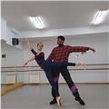 Profesor imparte danza clásica y contemporánea nivel avanzado