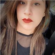 C1 English teacher helping students learn English confidently