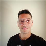 Clases grupales y personales en distintas disciplinas deportivas y de acondicionamiento físico