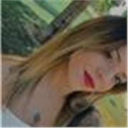 Profesora de marketing digital y diseño, ayudo a estudiantes y profesionales a convertir ideas en estrategias reales. 